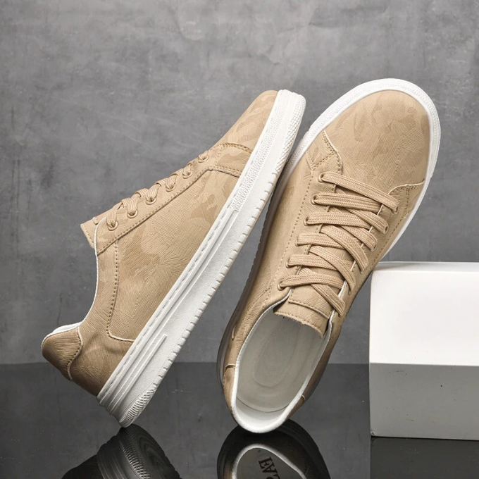 Men's Lace-Up  Low-Top Sneakers