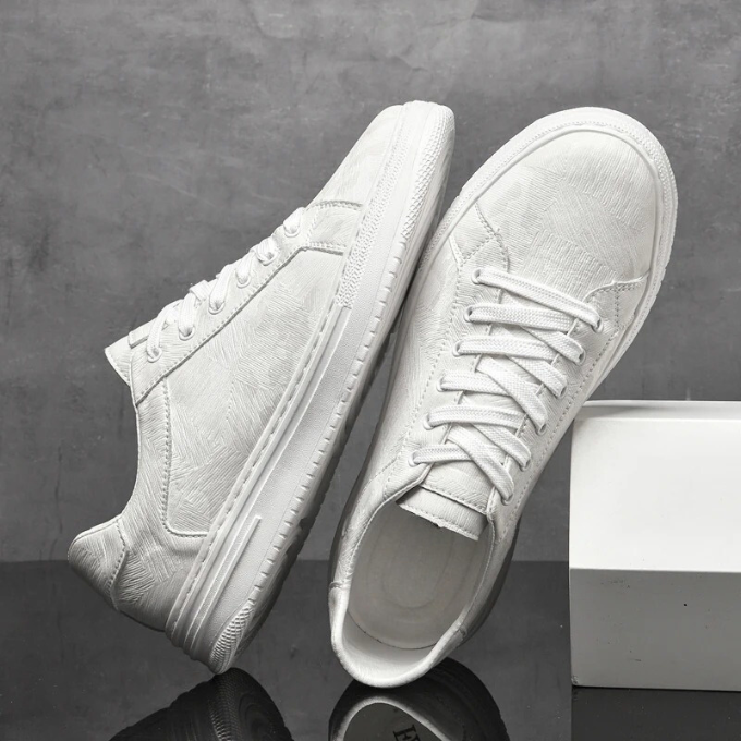 Men's Lace-Up  Low-Top Sneakers