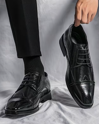 Men's Medallion Oxford Shoes