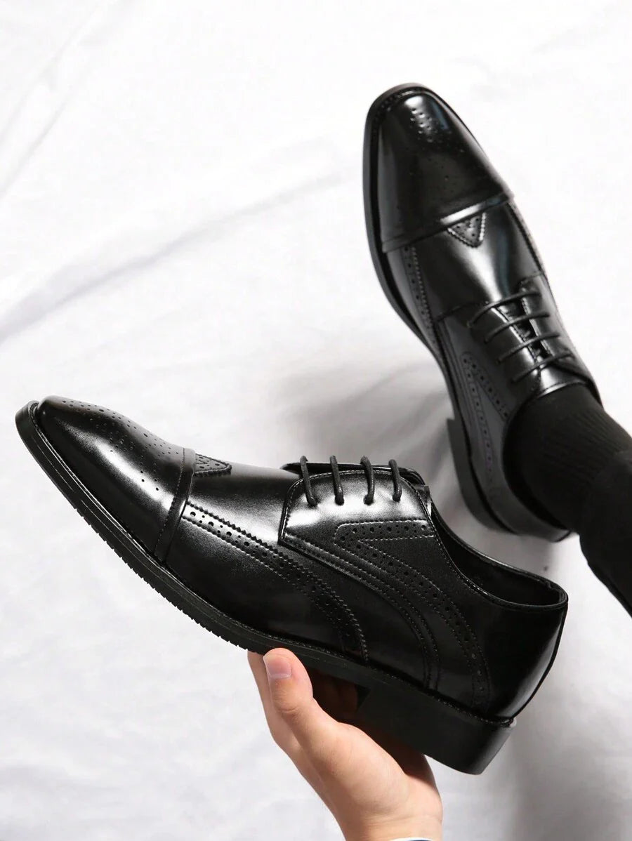 Men's Medallion Oxford Shoes