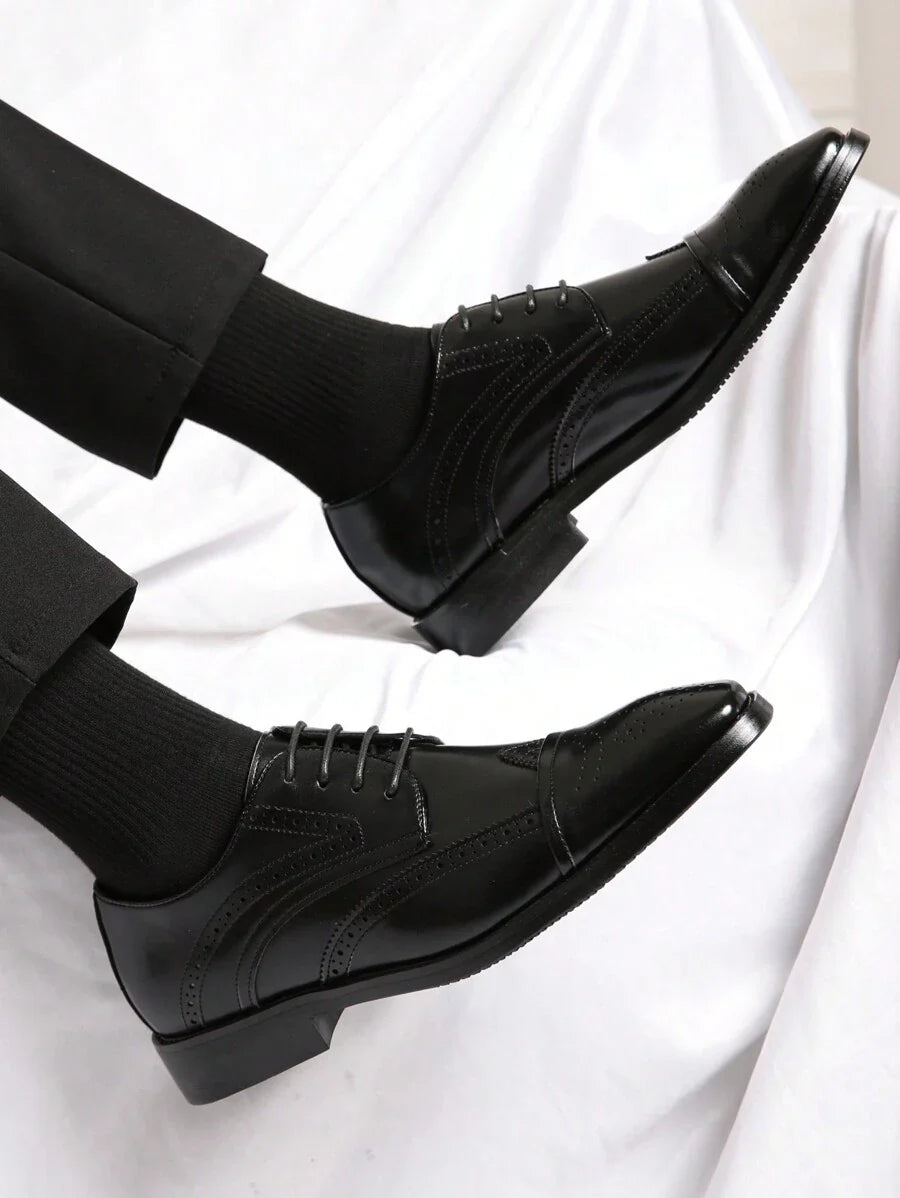 Men's Medallion Oxford Shoes