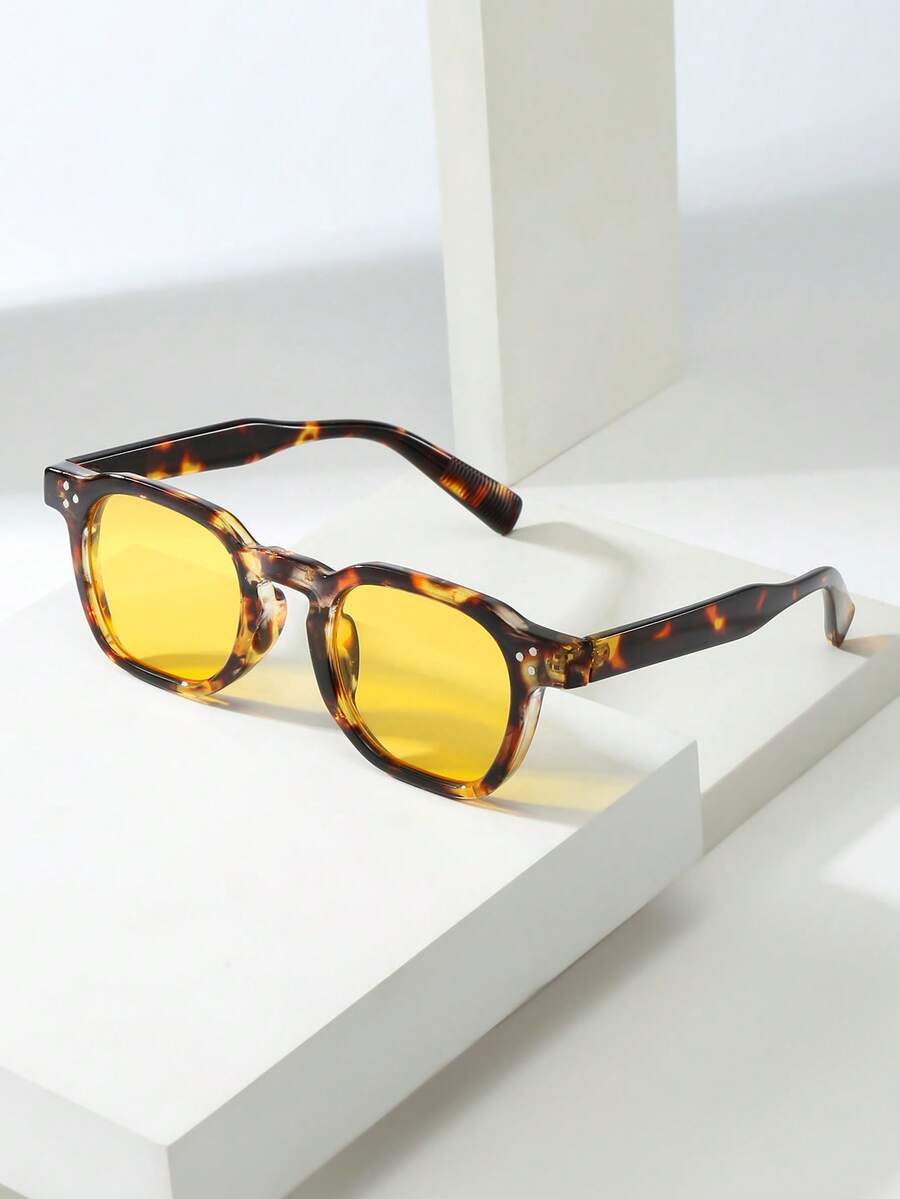 Men's Oval Frame Tinted Sunglasses