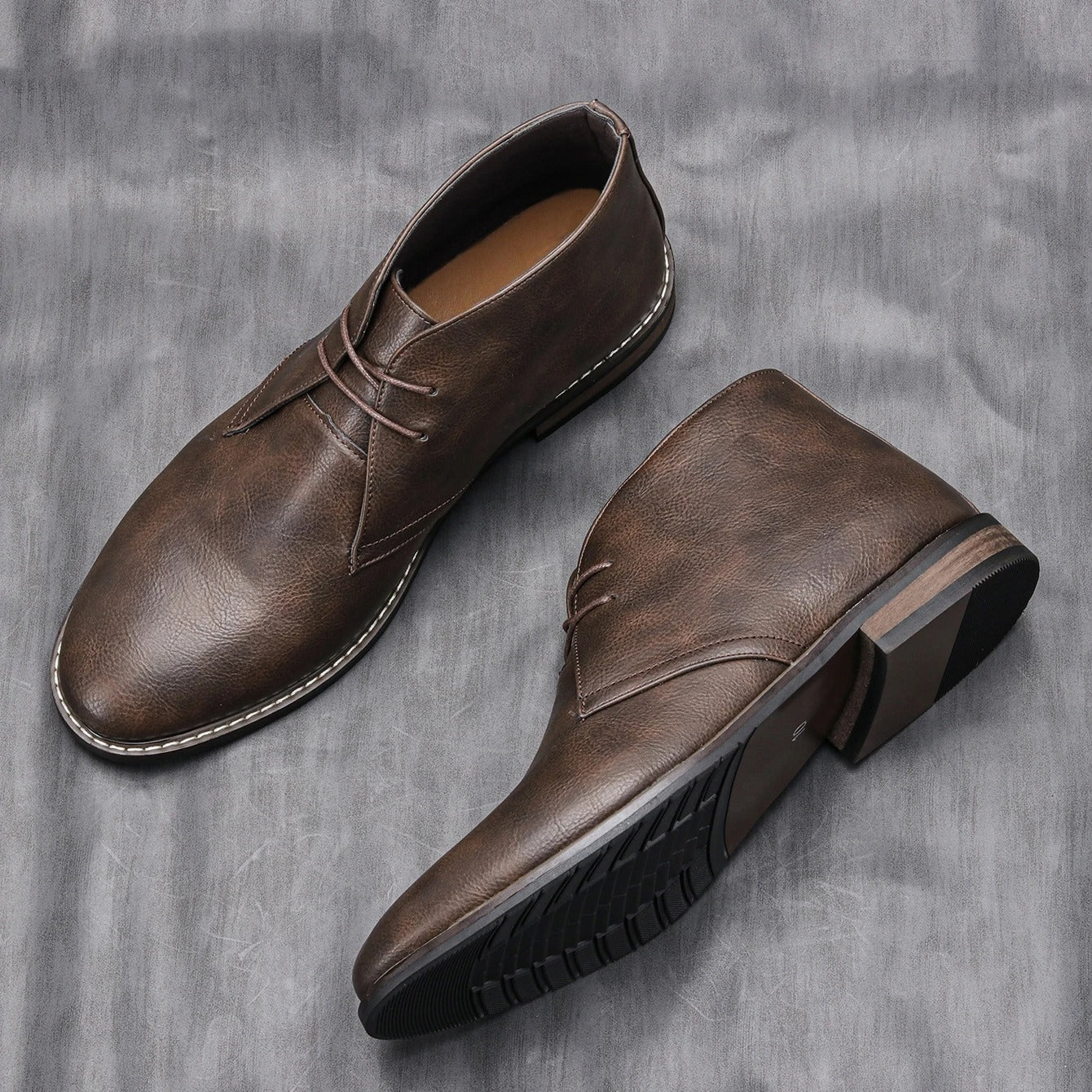 Men's Plain Toe Chukka Boots