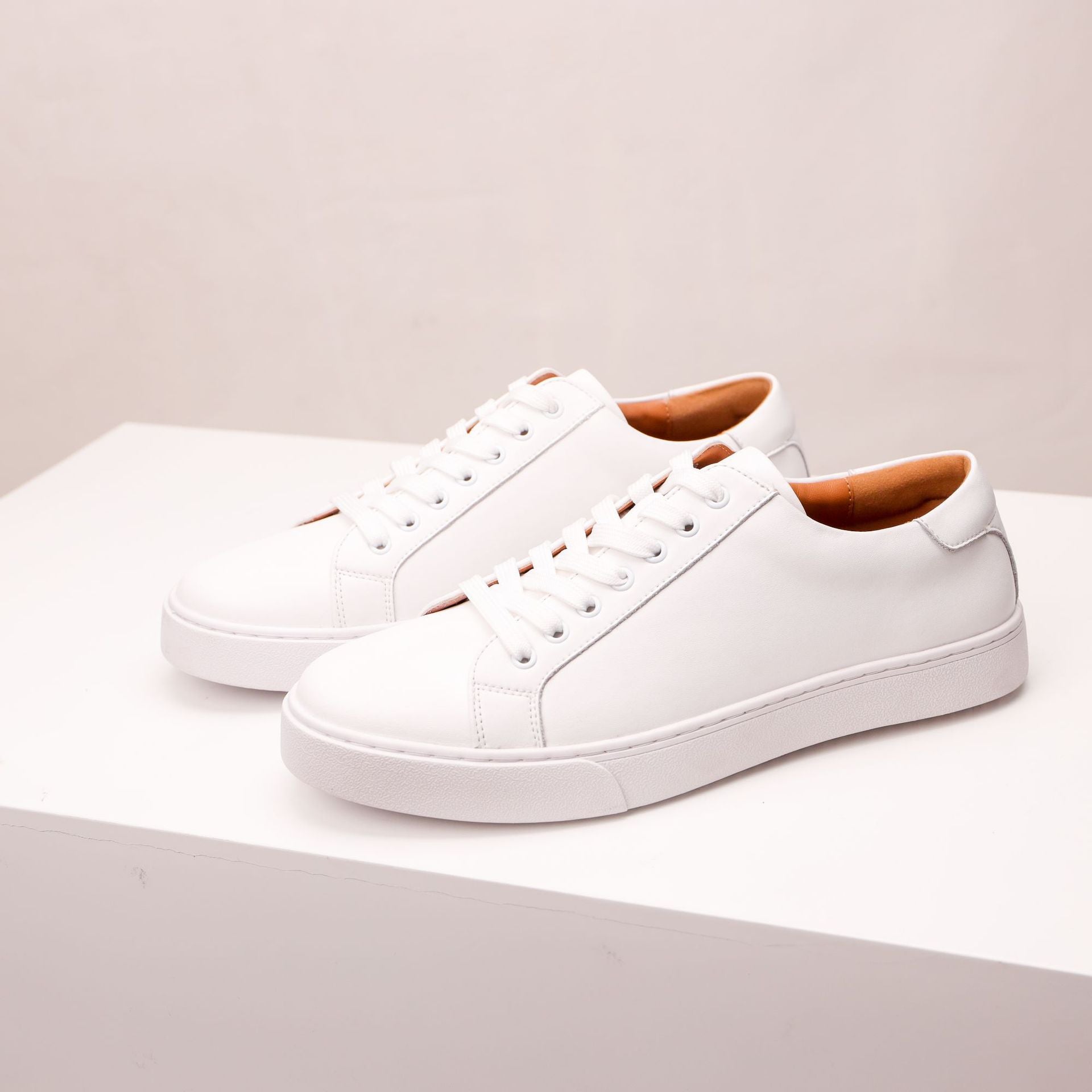 Men's Plain Toe Lace-Up Sneakers
