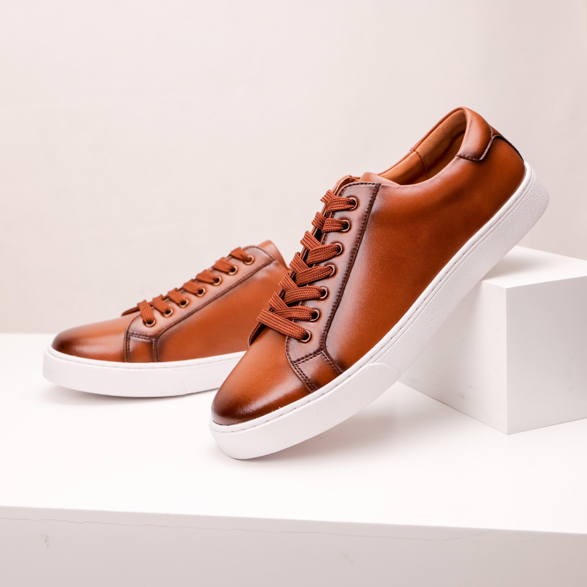 Men's Plain Toe Lace-Up Sneakers