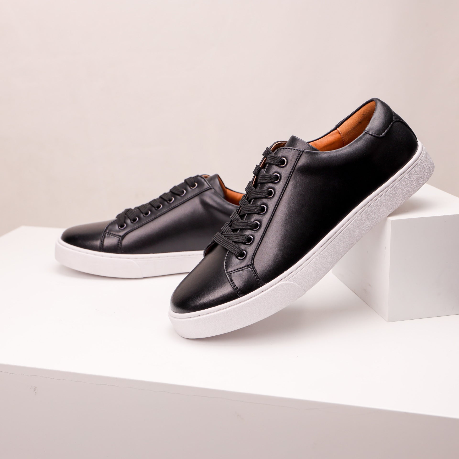 Men's Plain Toe Lace-Up Sneakers