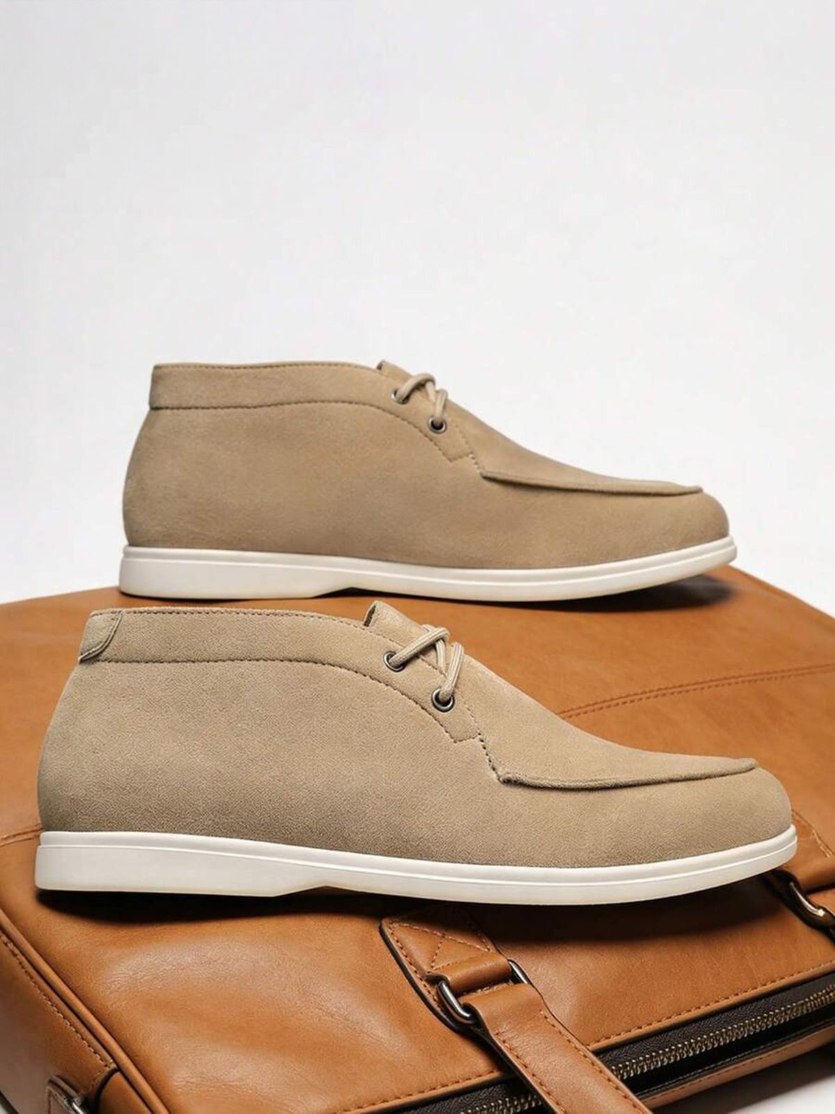 Men's Suede Apron-Toe Chukka Boots