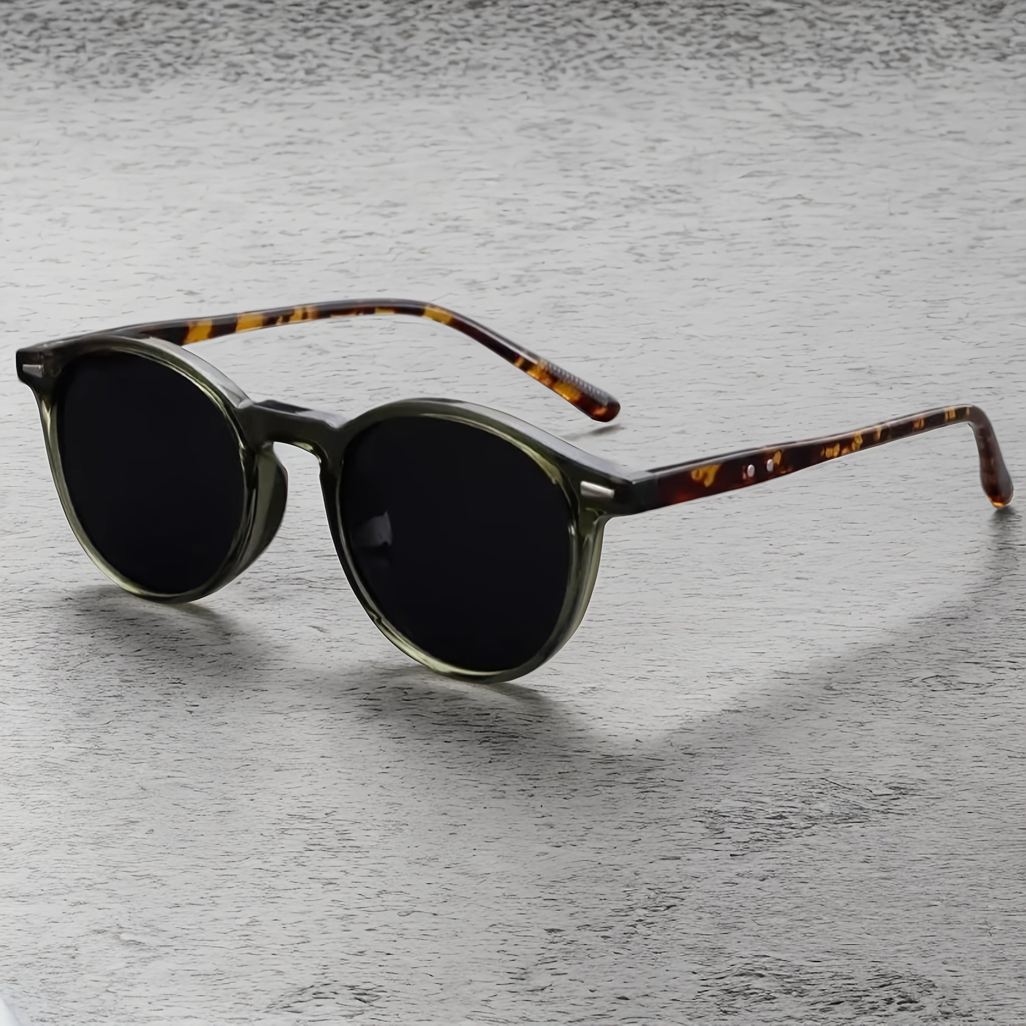 Men's Tinted Round Frame Sunglasses