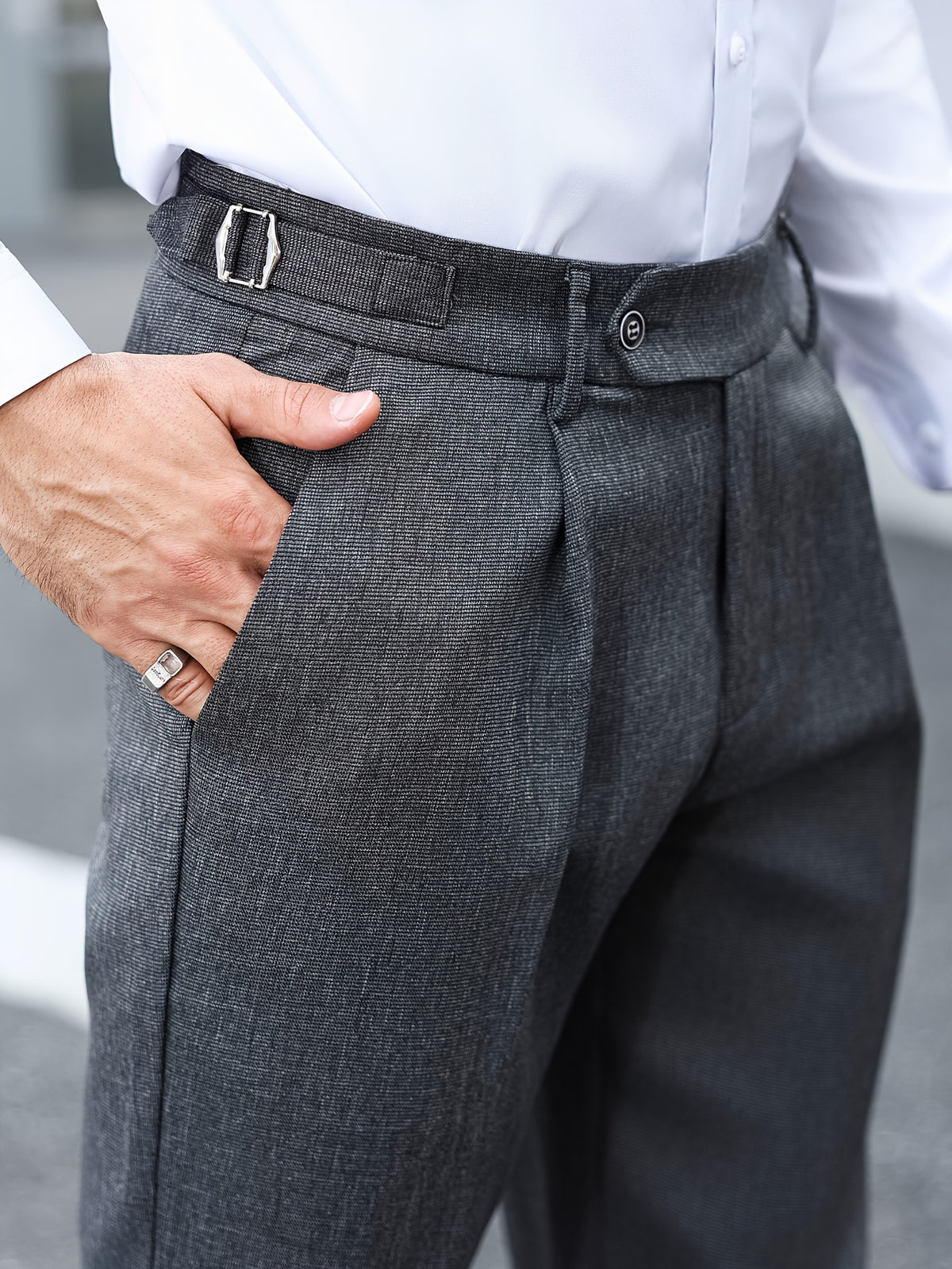 Men's Twill Pleated Tapered Pants
