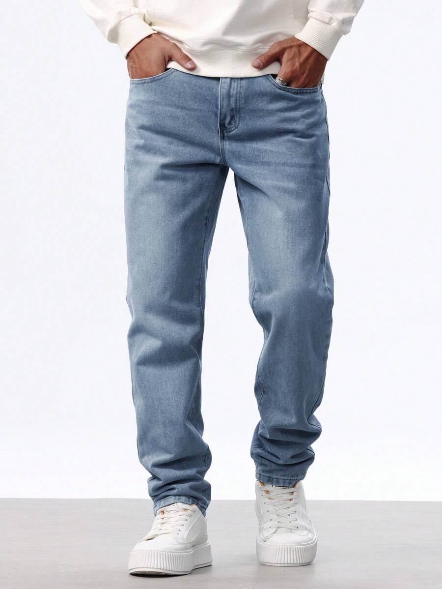 Men's Washed Straight-Leg Jeans